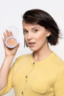 Out Of This Whirled Marble Bronzer -Justcuts Online Shop FloQueenofHeartsBackdrop8693 2700x4070 a7eb4d92 f76d 4f70 a2e7 165001343959