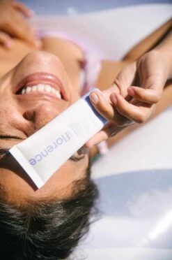 Sunny Skies Facial Moisturizer Broad Spectrum SPF 30 Sunscreen 12 Sunny Skies Facial Moisturizer Broad Spectrum SPF 30 Sunscreen -Justcuts Online Shop Florence SPFShoot 4