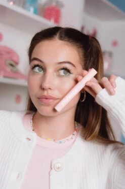 Up A Notch Volumizing Mascara -Justcuts Online Shop Florence Q3040 2700x4070 18234745 c429 4044 b1bb 0b4af5cf5d5d