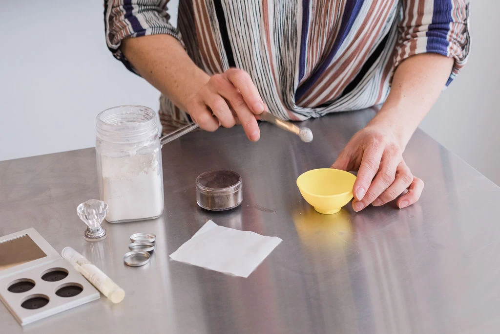 Custom Palette | Create 4 Color Eyeshadow Palette 5 Custom Palette | Create 4 Color Eyeshadow Palette - Image 3