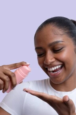 Spot A Spot Acne Clearing Treatment Serum -Justcuts Online Shop Serum DSC09815 US 2700x4070 0b44df8e e959 4941 b70c eb159026e5fa